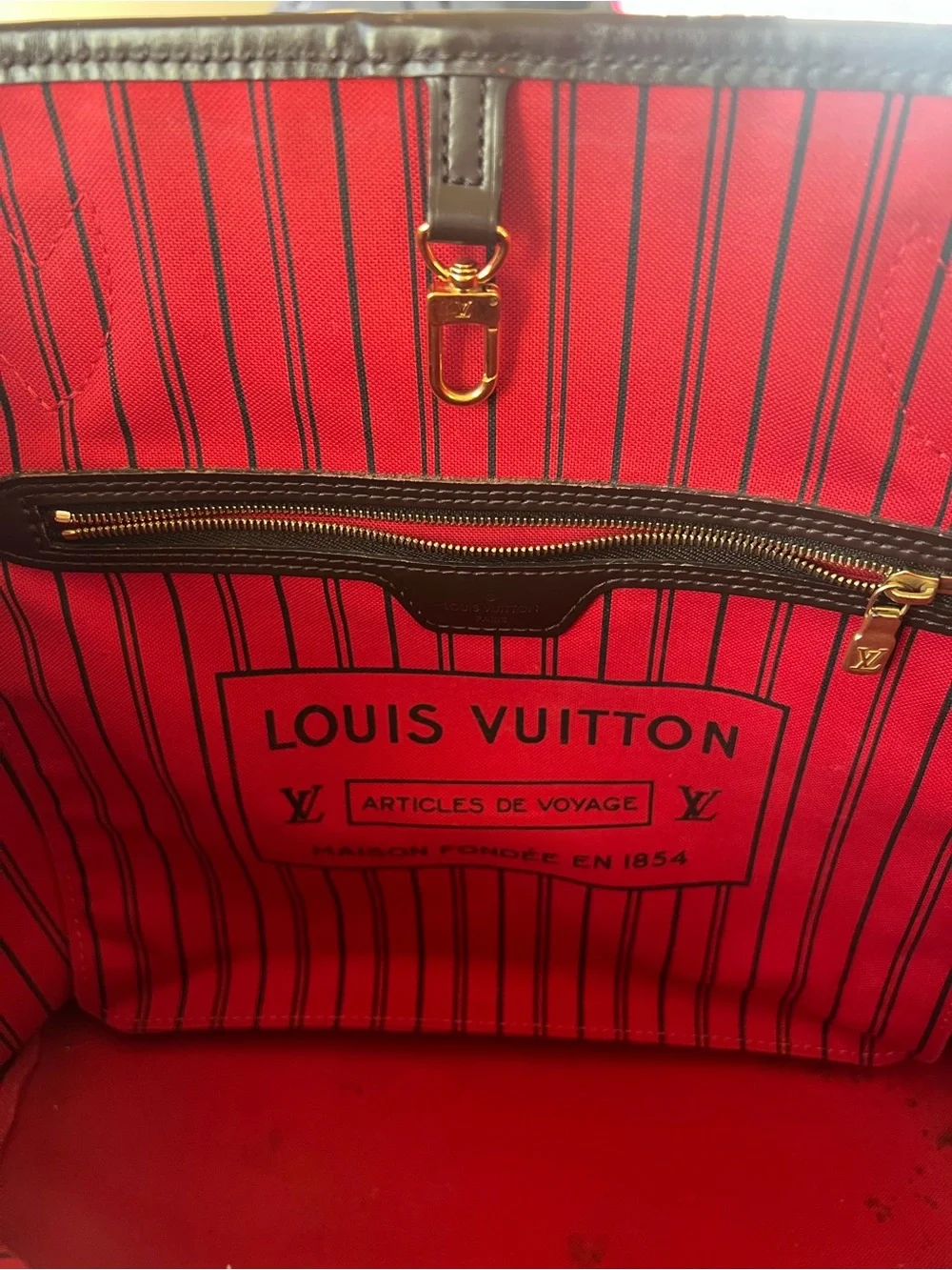 Louis Vuitton Neverfull MM with Red Interior